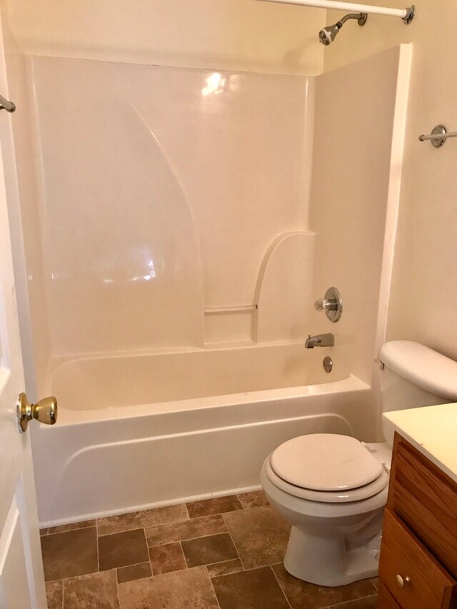 full bathroom - 805 Mark St