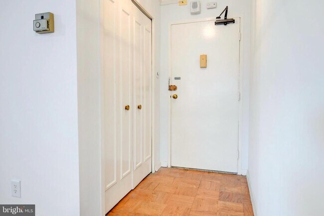 Building Photo - 1601 18th St NW