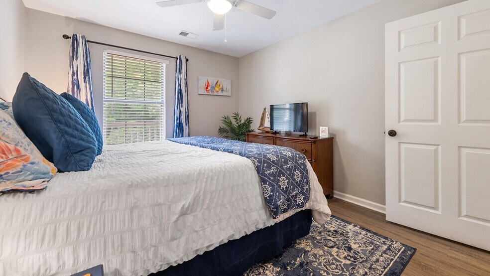 Building Photo - 598 Blue Stem Dr