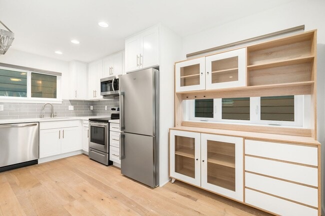 Building Photo - Newer 2 Bedroom Home in the Phinney Area