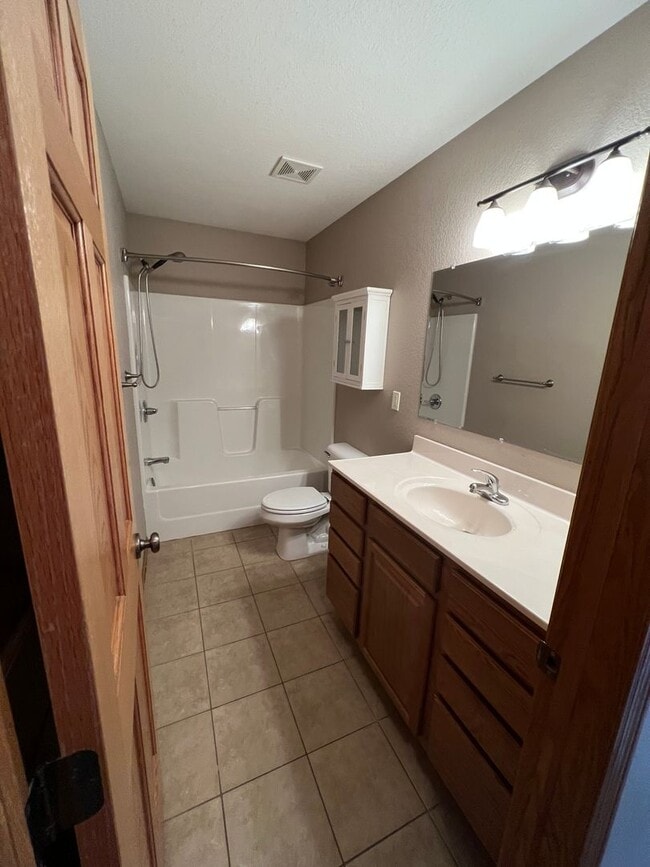 Building Photo - Big, Beautiful Home in Black Hawk/Summerse...