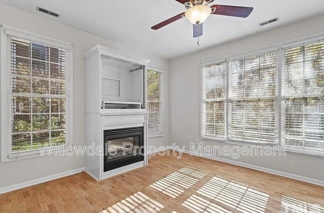 Building Photo - 3313 Kudrow Ln