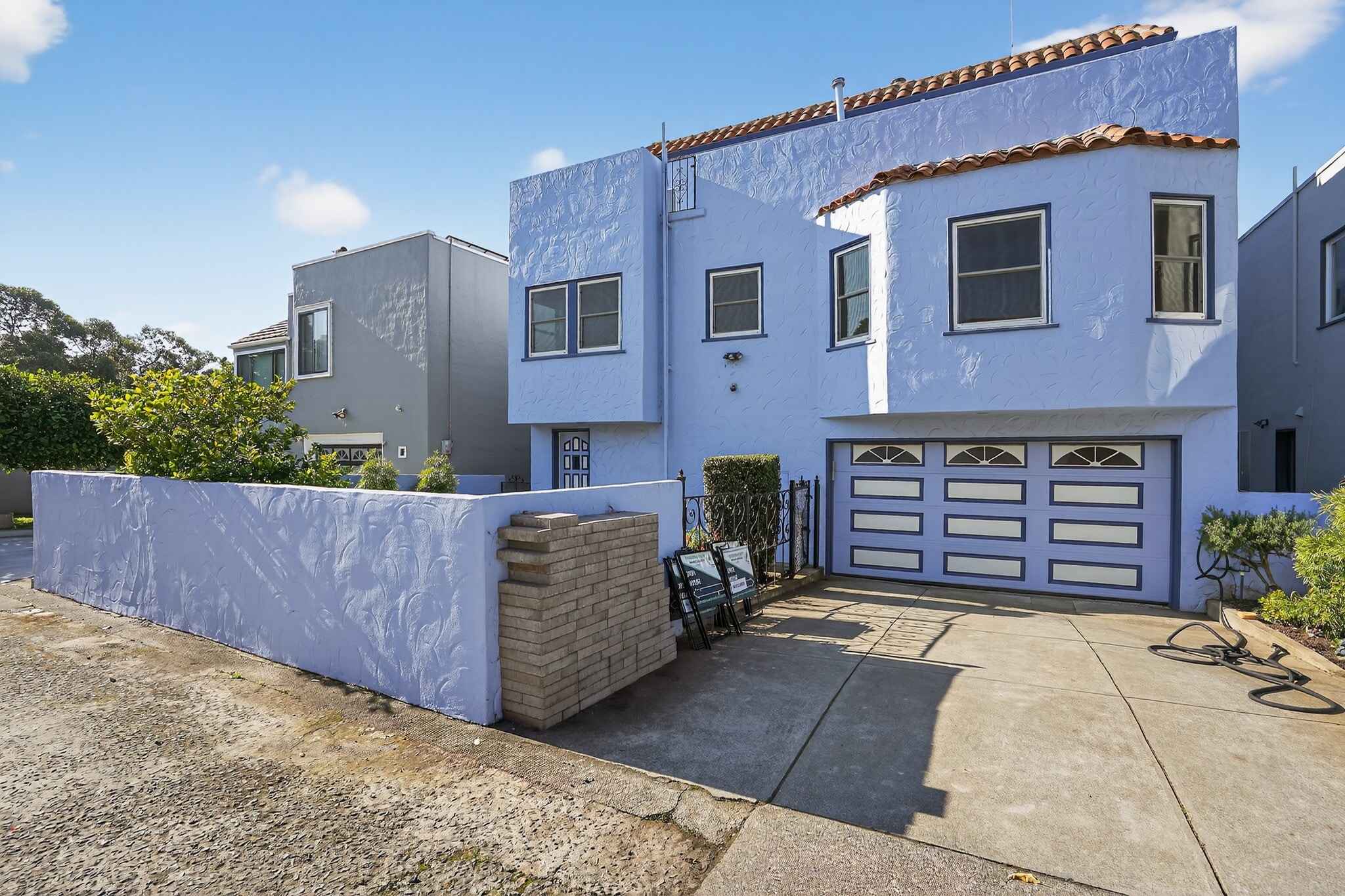 Driveway and garage entrance - 60 Goleta Ave