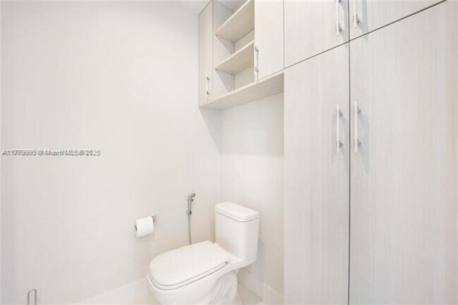 Building Photo - 1100 Biscayne Blvd