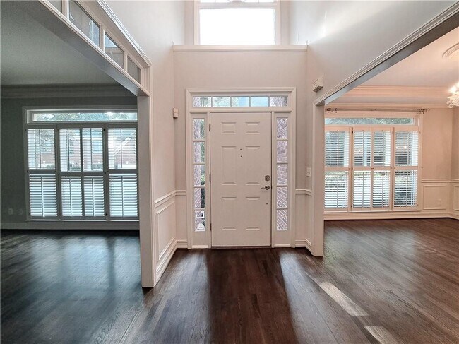 Building Photo - 2242 Lenox Walk NE