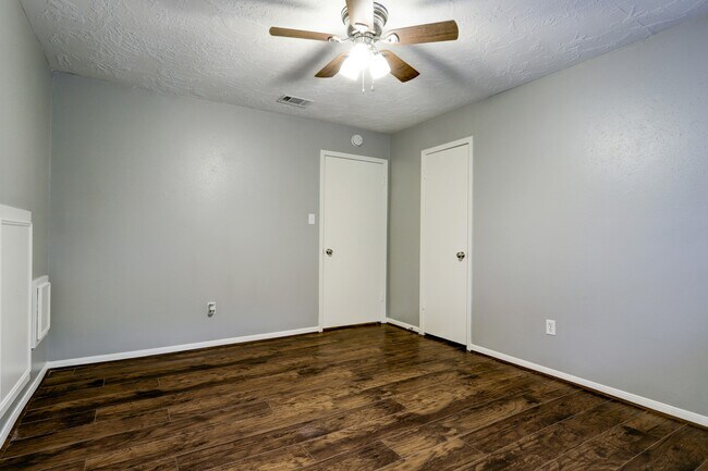 Building Photo - 12346 Huntington Venture Dr