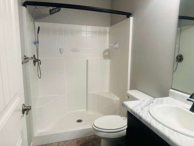 Building Photo - Modern 3-Bedroom Home with Solar Efficiency in Peaceful Mohave Valley Neighborhood