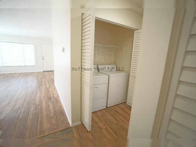 Building Photo - 2-Bed, 2-Bath Condo in Meadowood Community Temple Terrace