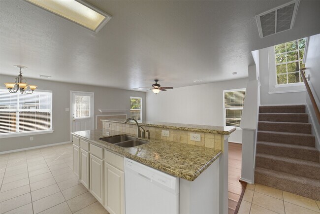 Building Photo - 79 N Walden Elms Cir