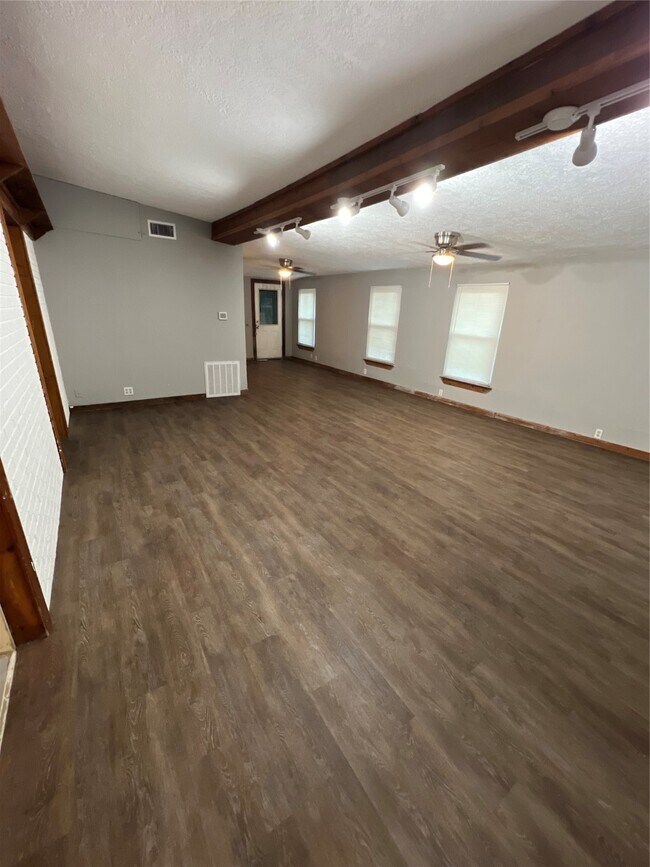 Building Photo - 2603 Goldenrod St