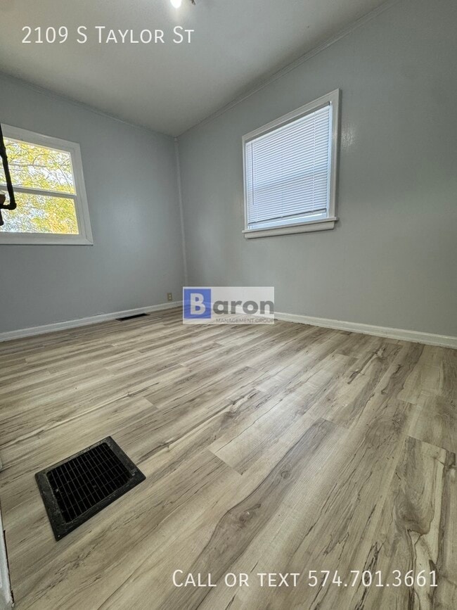 Building Photo - 2109 S Taylor St