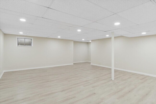 Building Photo - 1145 Sequoia Rd