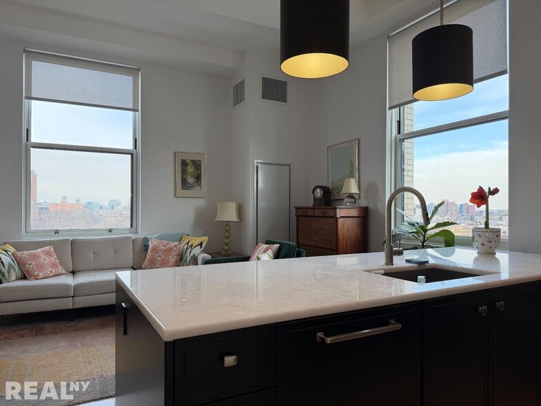 Building Photo - 30 Morningside Dr