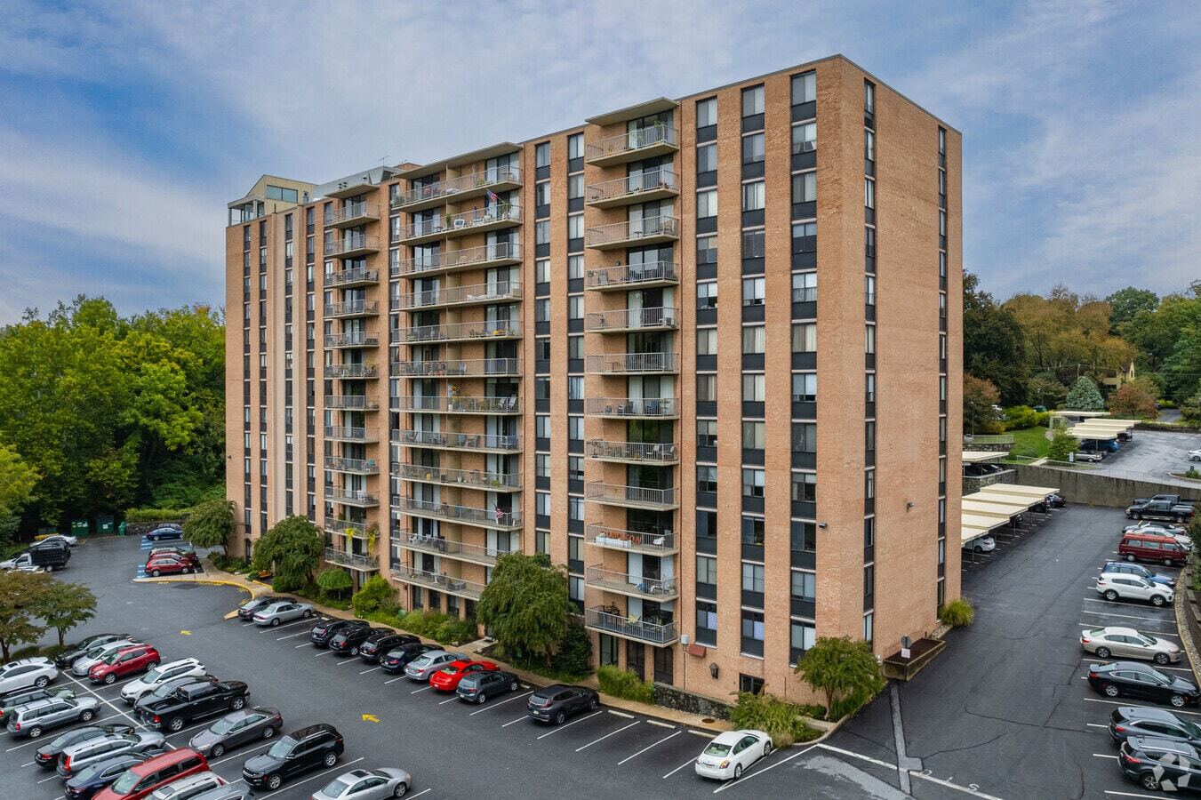 Building Photo - 801 Yale Ave