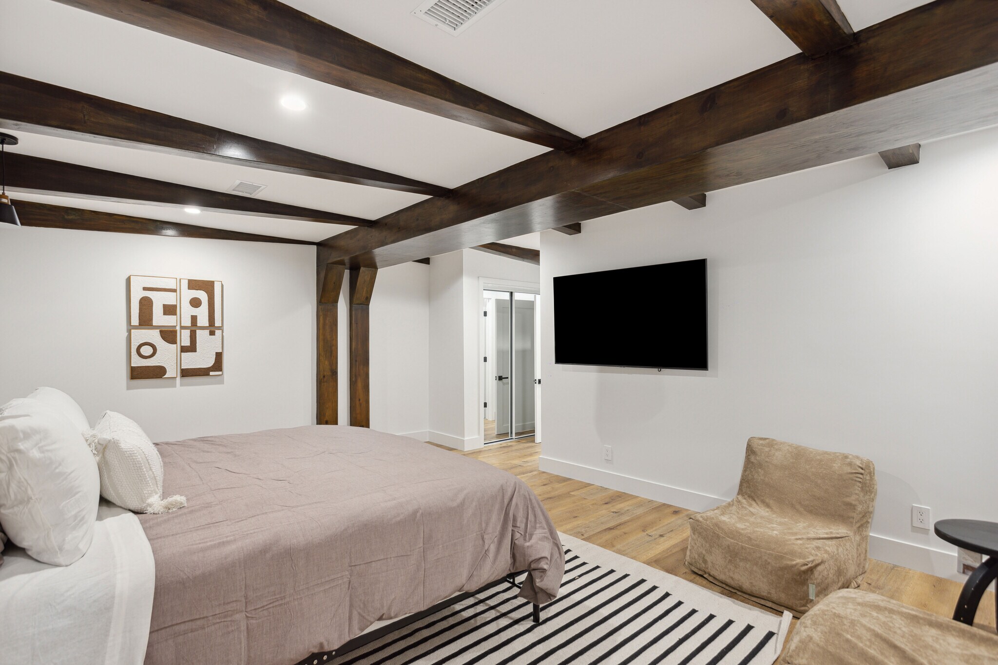 Building Photo - 19119 Ingomar St