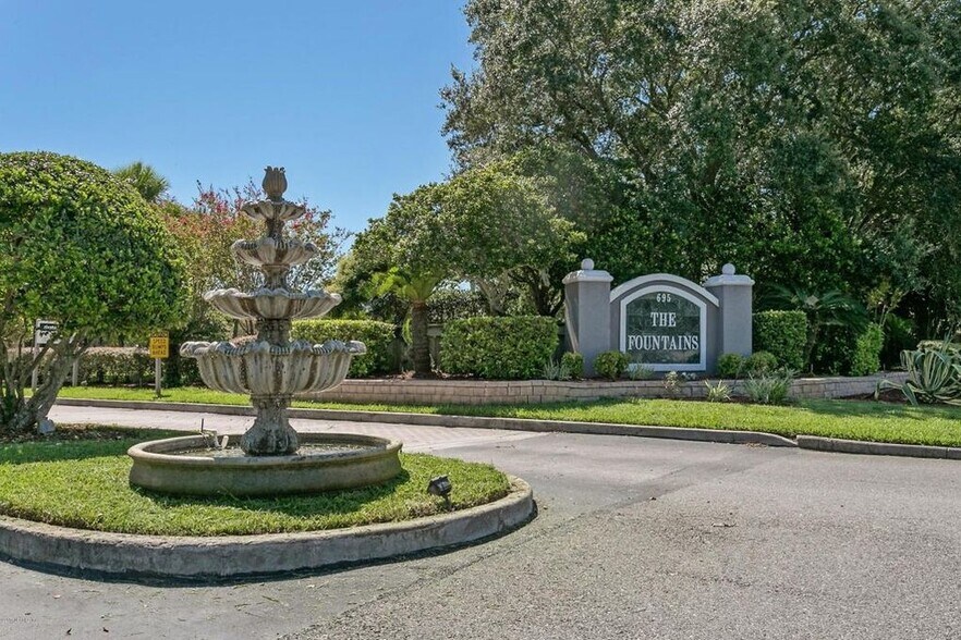 Building Photo - 695 A1A North
