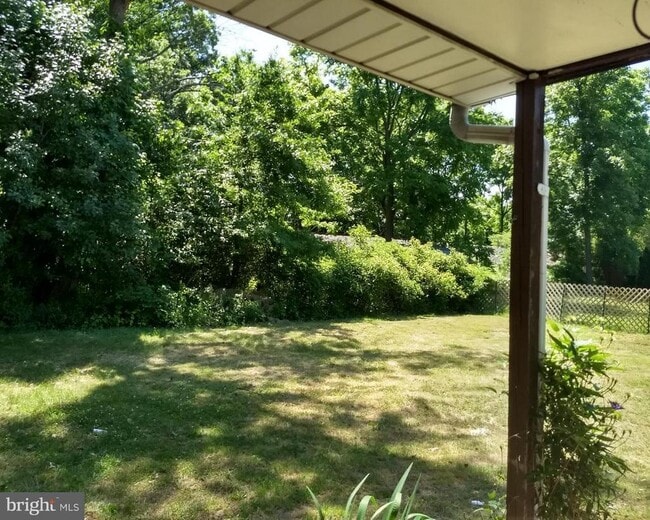 Building Photo - 743 Jackson St