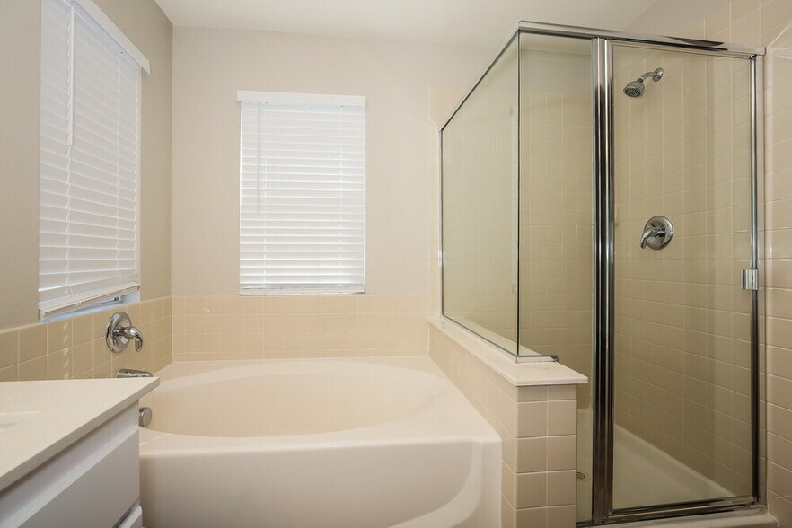 Building Photo - 1022 Shades End Ave