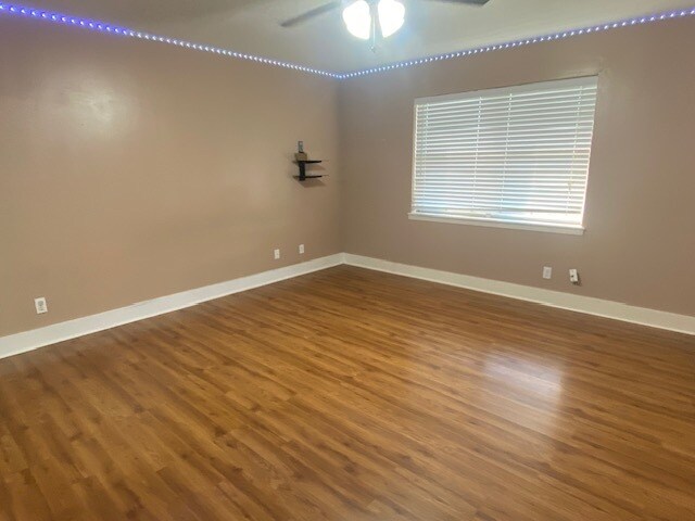 Building Photo - 2913 Moores Ln