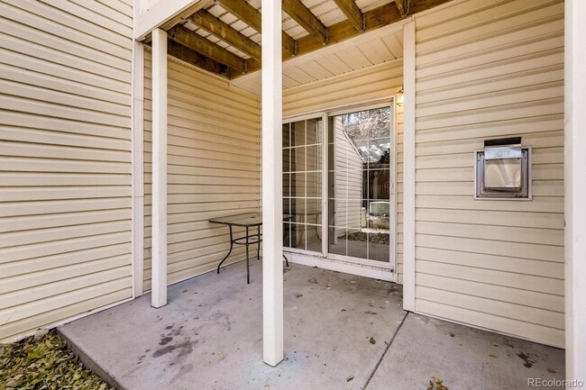 Building Photo - 2 Bedroom Townhome Near Buckley Air Force Base