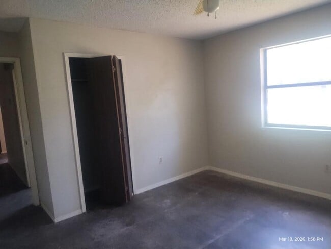 Building Photo - 412 Birdsong Ln