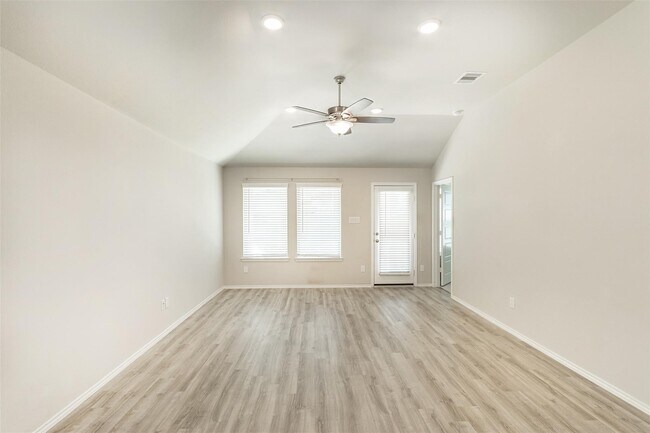 Building Photo - 445 Camas Creek Ln