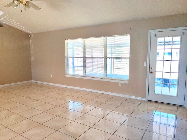 Building Photo - 921 Shenandoah Ave