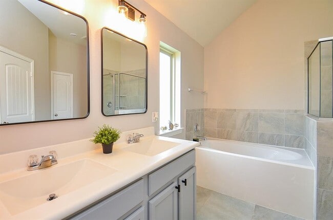 Building Photo - 23019 Tindarey Falls Ln