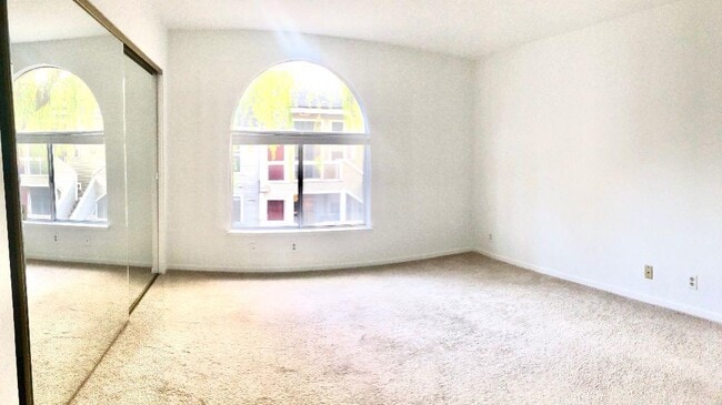 Building Photo - 820 Boardwalk Pl