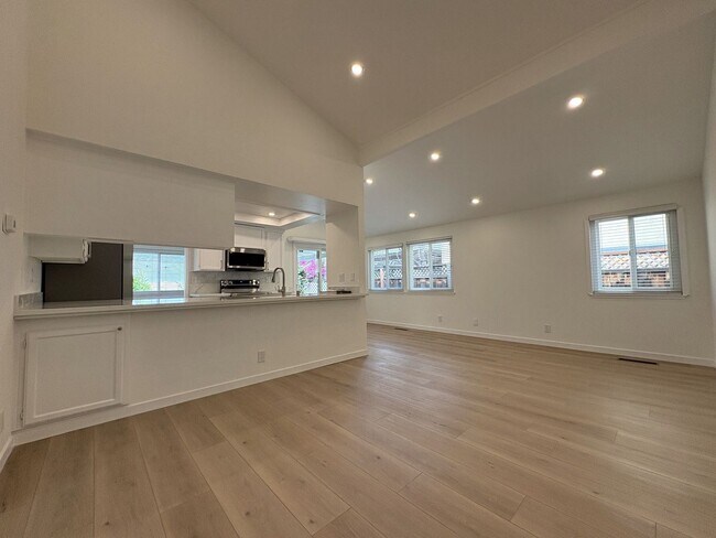 Building Photo - 3532 Rollingside Dr