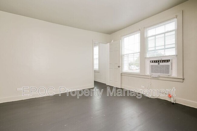 Building Photo - 517 Willow St