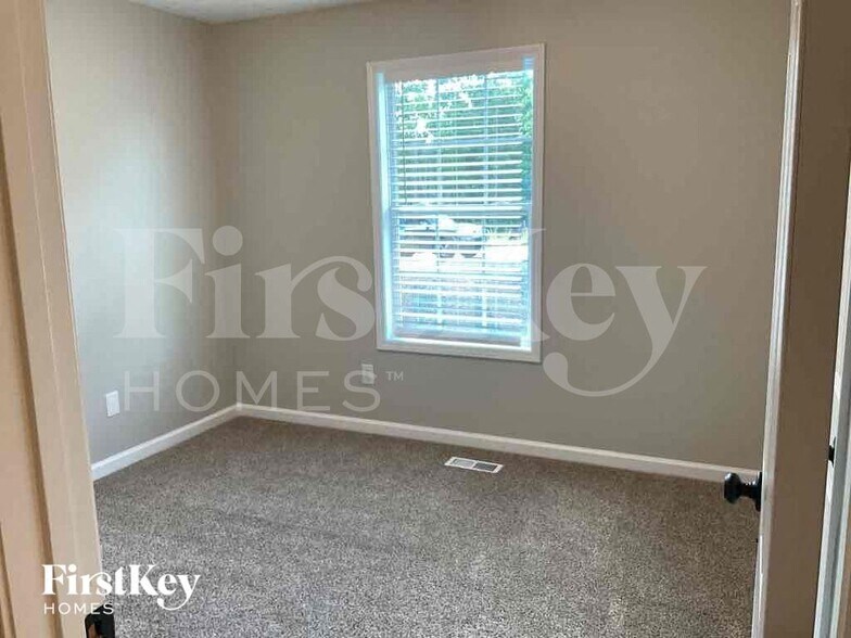 Building Photo - 58 Fairview Oak Trce