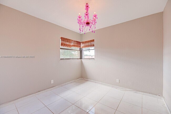 Building Photo - 9953 SW 147th Ct