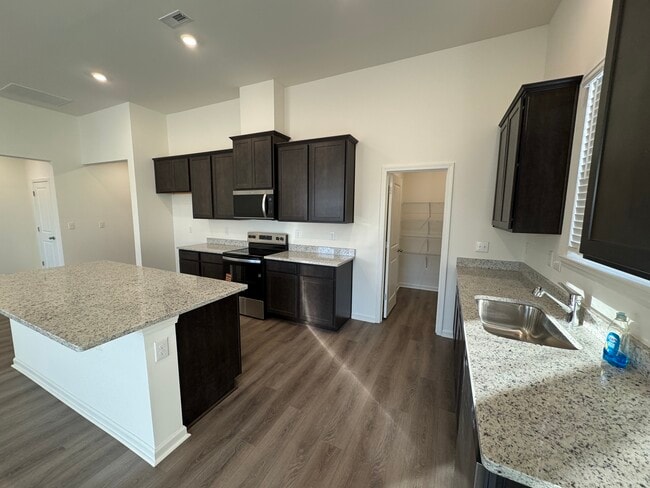 Building Photo - 2136 Norwood Ct