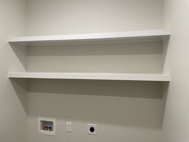 Building Photo - Vonore 37885 - 4 bedroom, 3 bath in Tellico Village - Contact Ed Johnson 865-924-5045