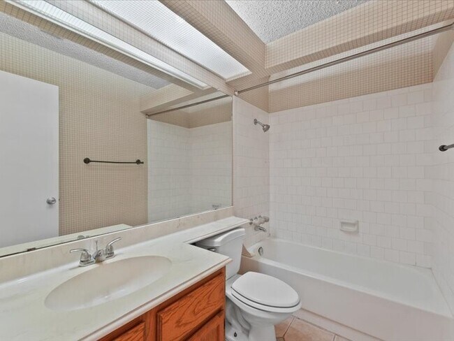 Building Photo - 3317 Golden Trails Dr