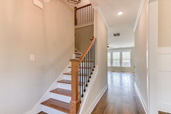 Building Photo - 419 Barrow Ln