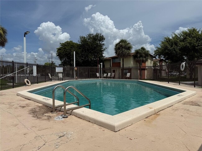Building Photo - 130 SW 108th Ave