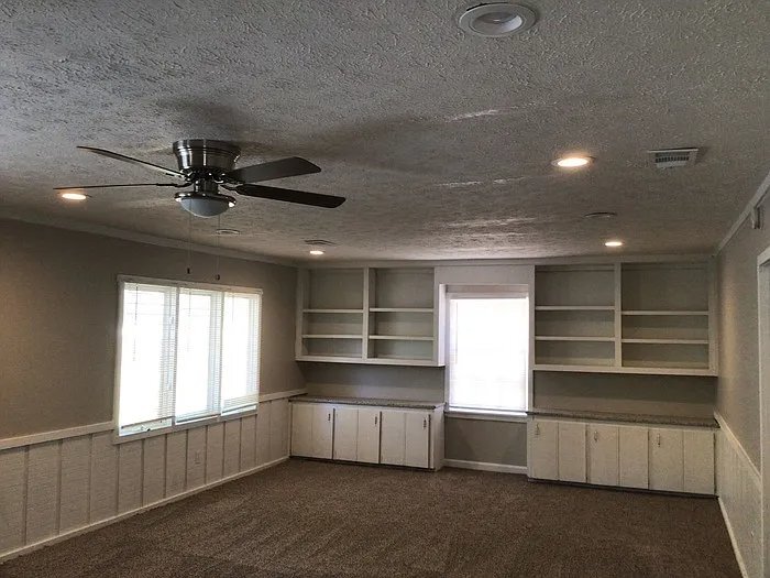 Building Photo - 32 Woodland Dr