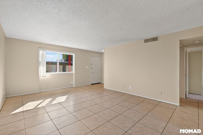 Building Photo - 6502 N 17th Ave