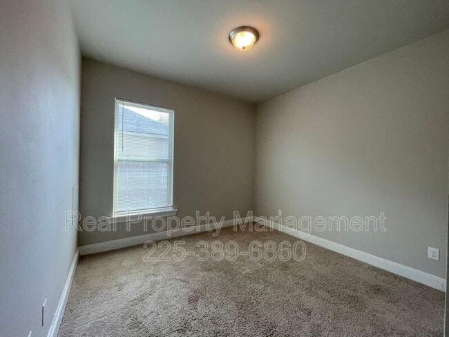 Building Photo - 7948 Antebellum Ave