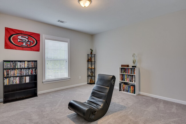 Building Photo - 4042 Ellington Dr