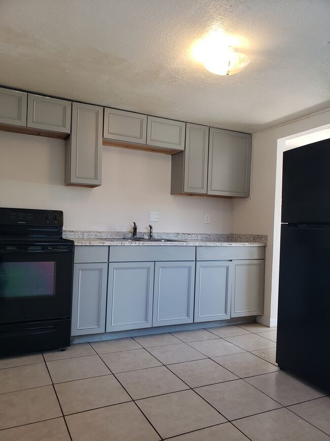 Building Photo - Affordable Three-Bedroom Home