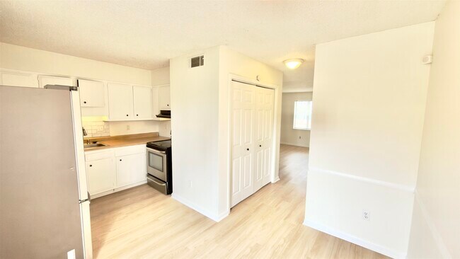 Building Photo - 3799 Carnes Ave