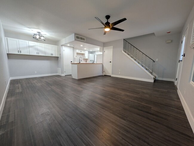 Building Photo - Central Las Vegas Condo Close to UNLV