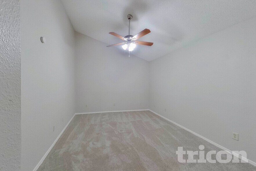 Building Photo - 806 Gable Ave