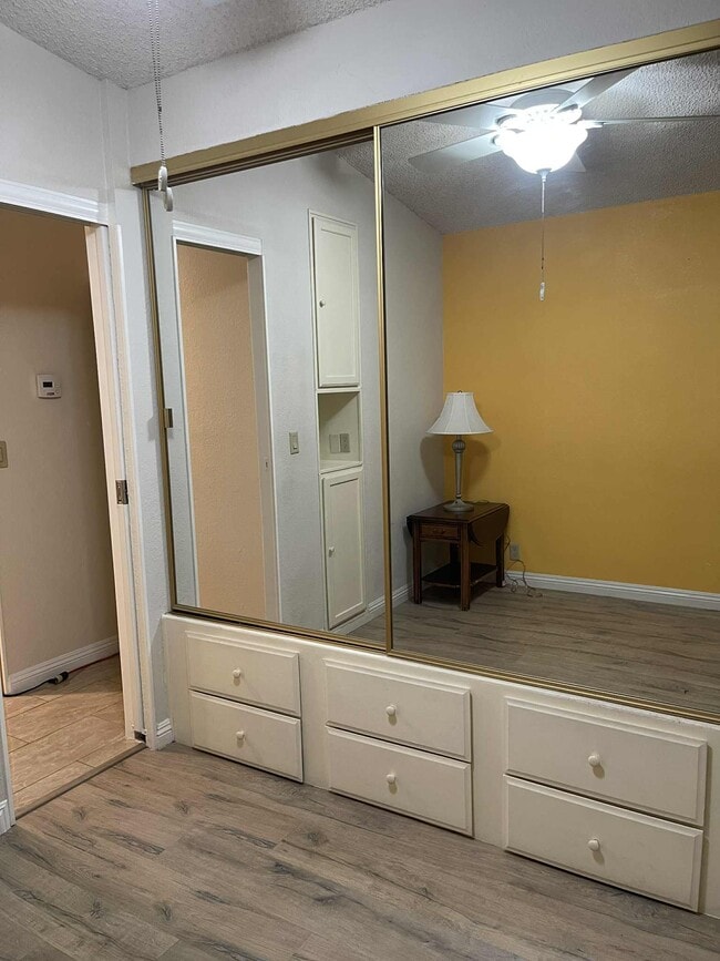 Building Photo - 1414 Western Dr