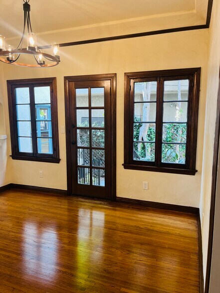 Building Photo - 1040 Prospect Ave