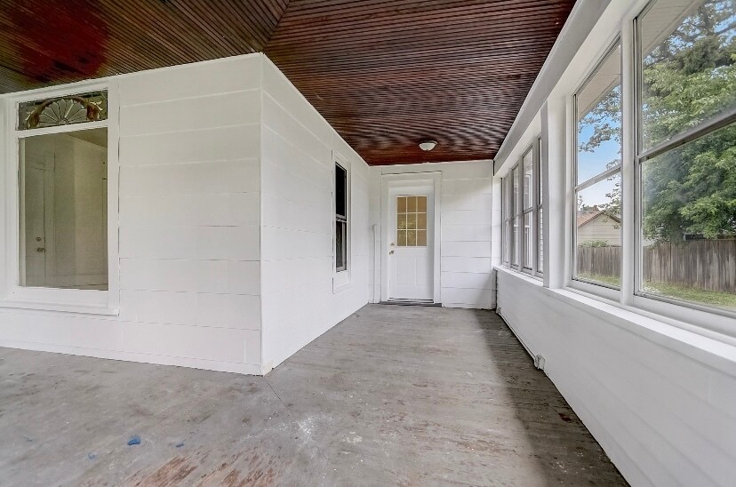 Building Photo - 125 Oak St