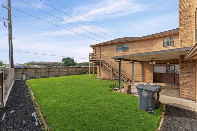 Building Photo - 110 Shadow Wood Dr